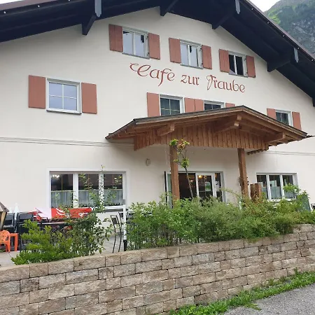 Cafe Zur Traube Inn *