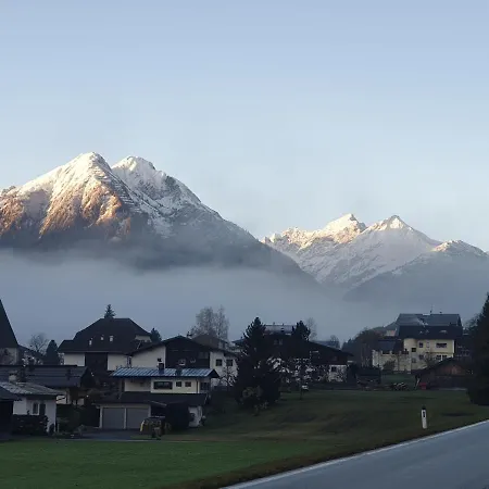 Cafe Zur Traube Inn Bach (Tyrol)