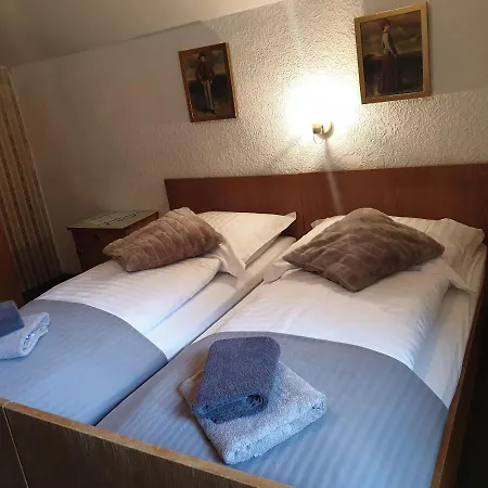 Cafe Zur Traube Inn